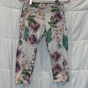 LuLaRoe Women’s Lilac Jade Cropped Athletic Floral Leggings Size Small